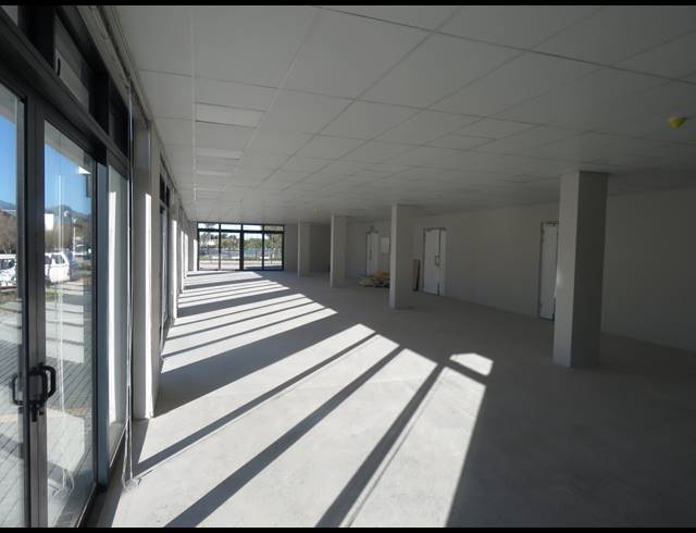 240M² MEDICAL SUITE TO LET IN PAARDEVLEI